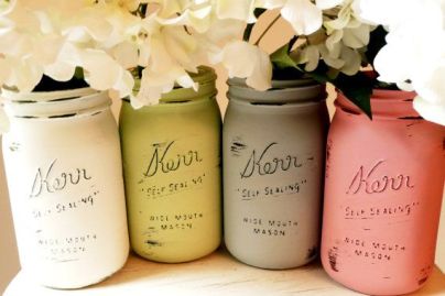 Painted-and-Distressed-Mason-Jar-Vases